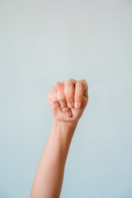 50 Body Language Signals: What You’re Really Communicating Without Words