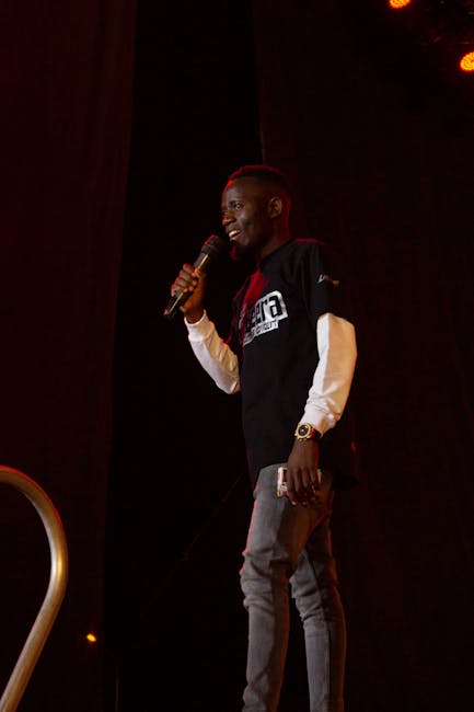 The Role of Humor in Public Speaking: 5 Key Principles to Lighten Your Audience